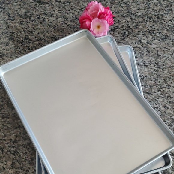 THREE Baking Sheets 1/2  Size Commercial-Grade 18-Gauge Aluminum Sheet Pan - Picture 1 of 8
